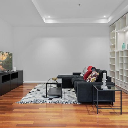 Stylish And Spacious 2-Bed Apartment Melbourne Exterior photo