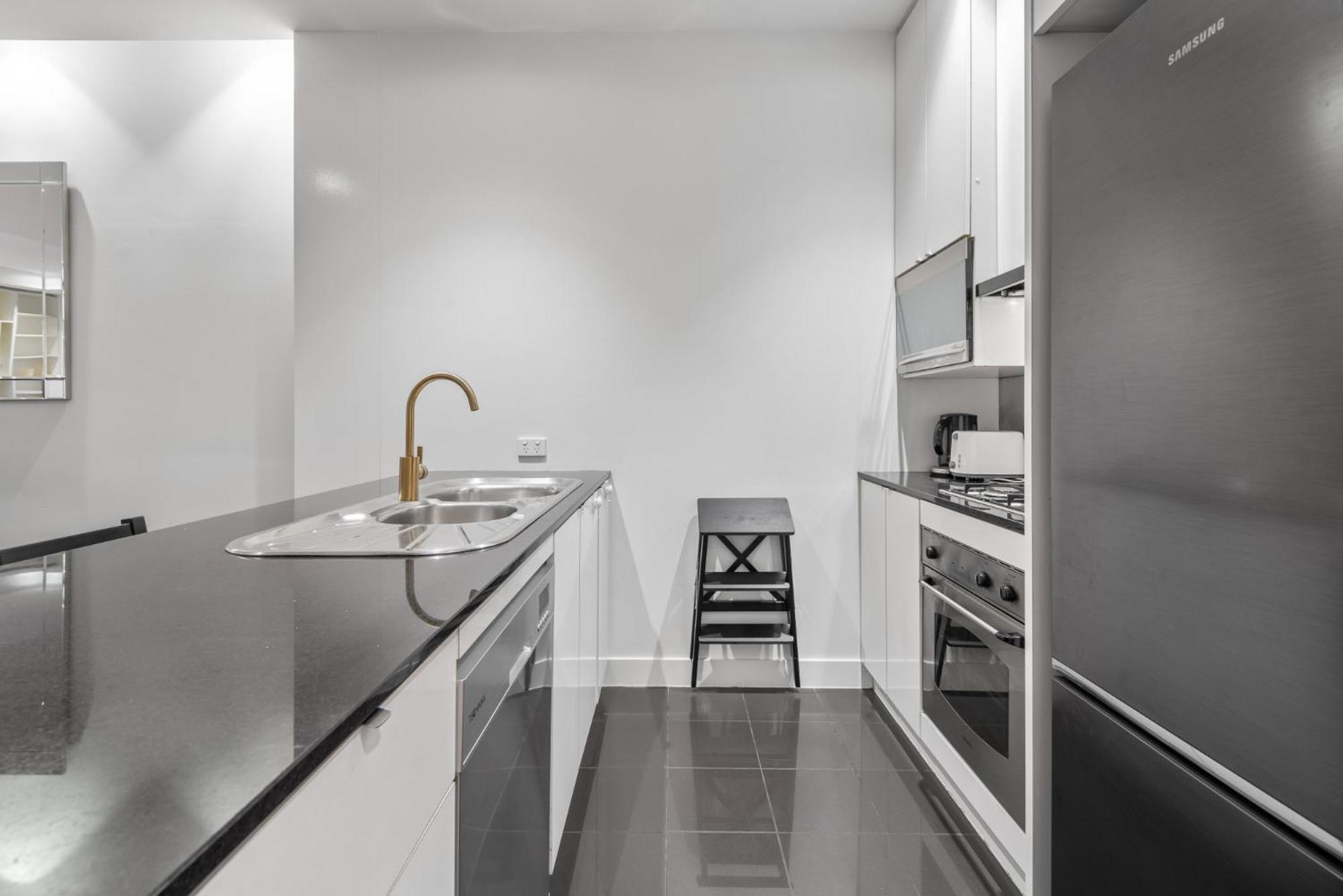 Stylish And Spacious 2-Bed Apartment Melbourne Exterior photo